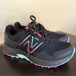New Balance Women's Black and Pink Athletic Shoes style T410